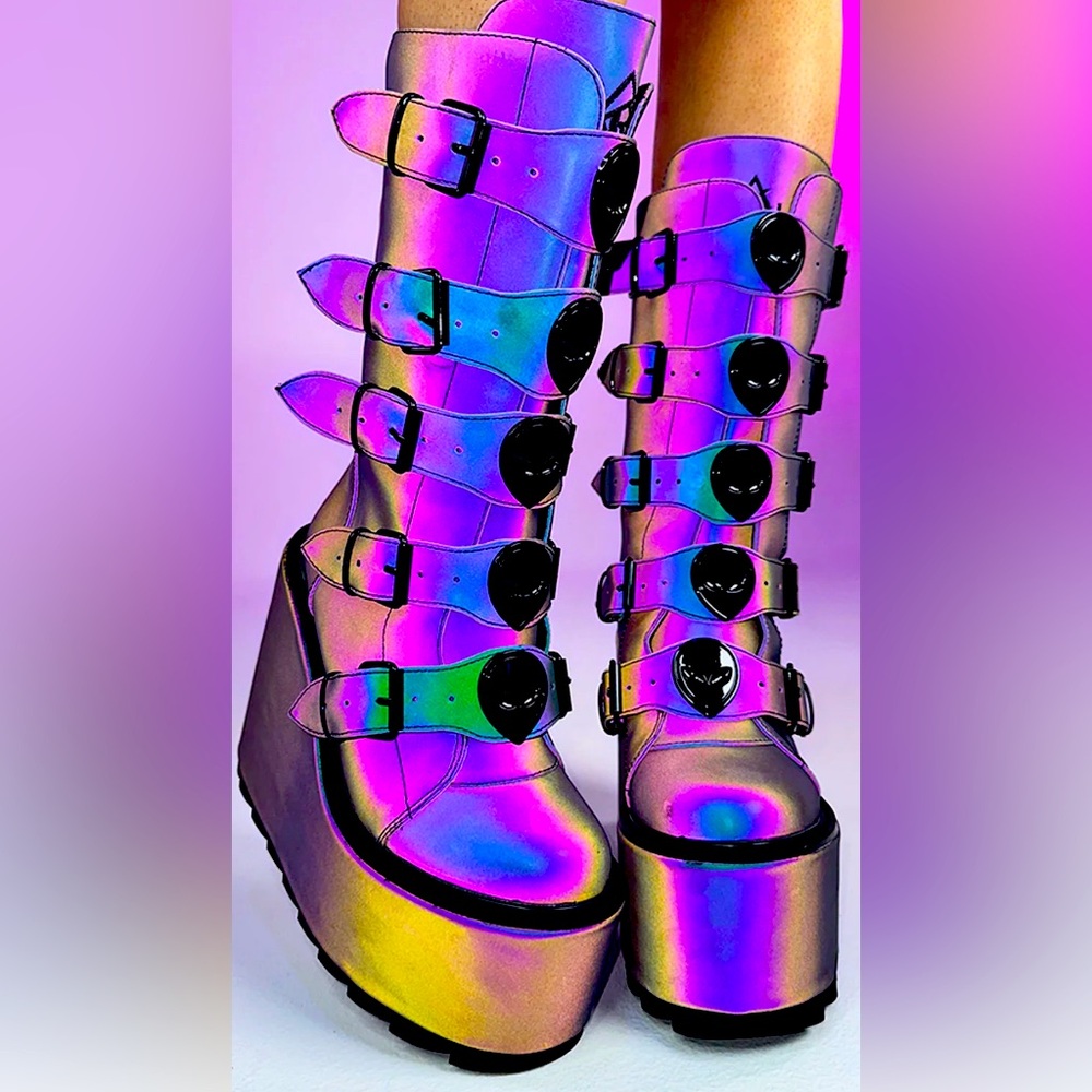 YRU Dune Reflective Alien Platform Shoes Size 7